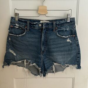 Abercrombie Curve Love high rise cutoff Short
